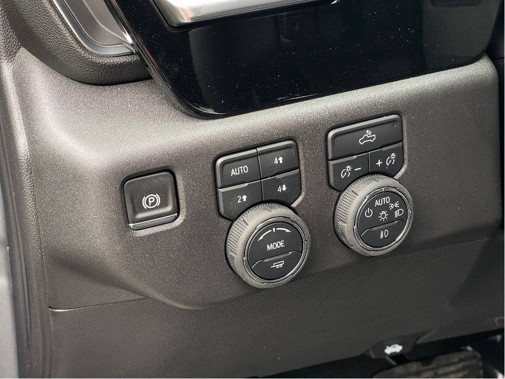 2025 Chevrolet Silverado 1500 in Joliette, Quebec - 14 - w1024h768px