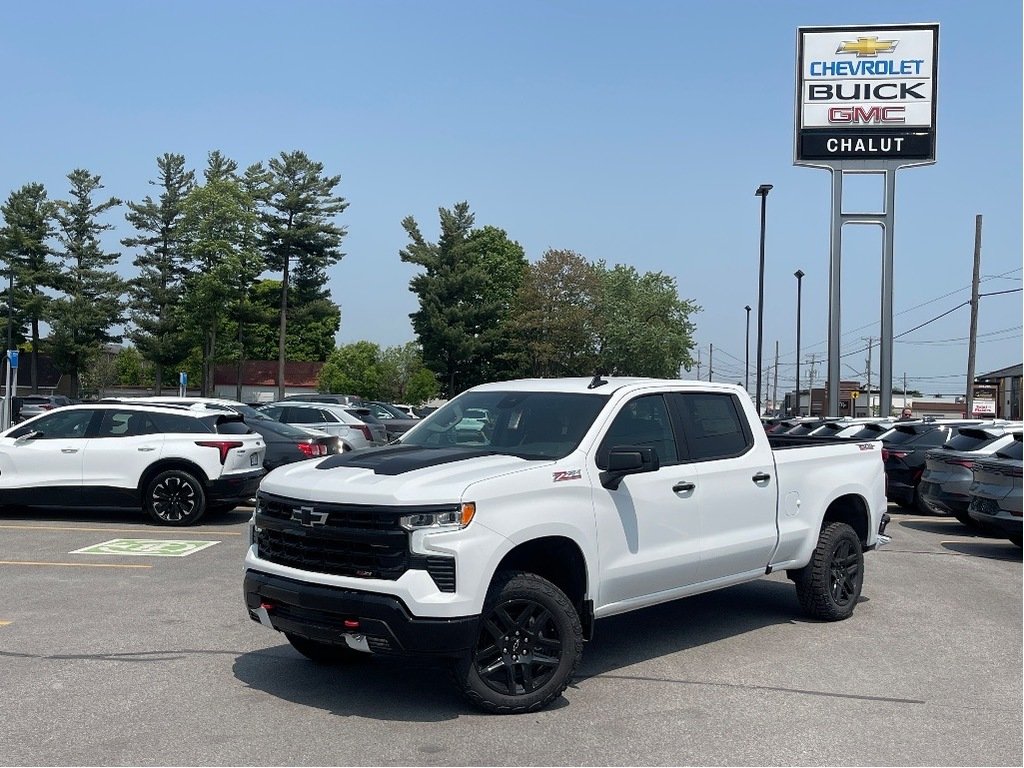 Chevrolet Silverado 1500  2025 à Joliette, Québec - 1 - w1024h768px