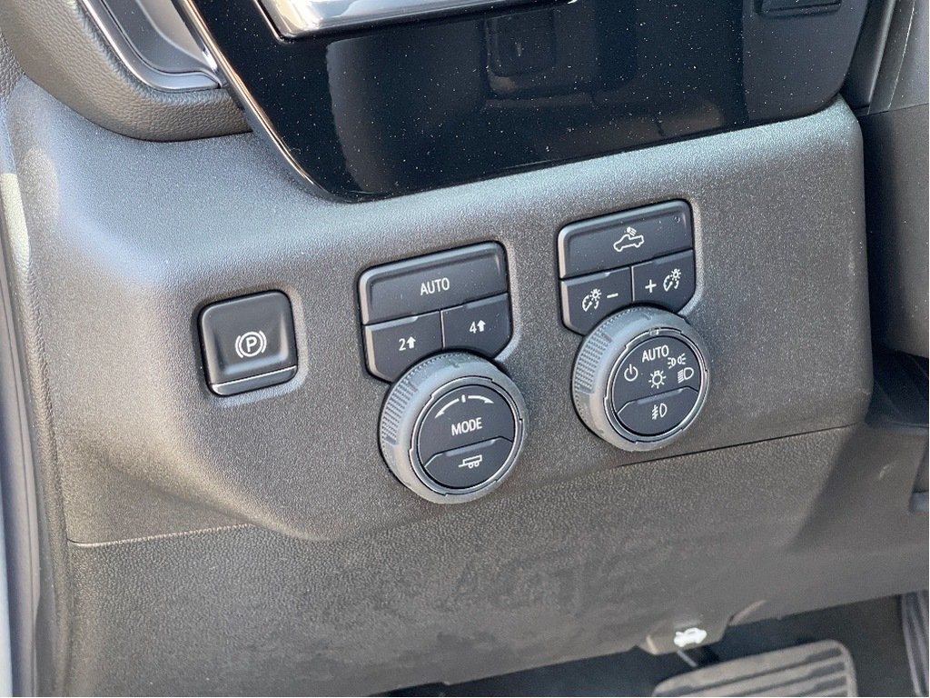 Chevrolet Silverado 1500  2025 à Joliette, Québec - 13 - w1024h768px