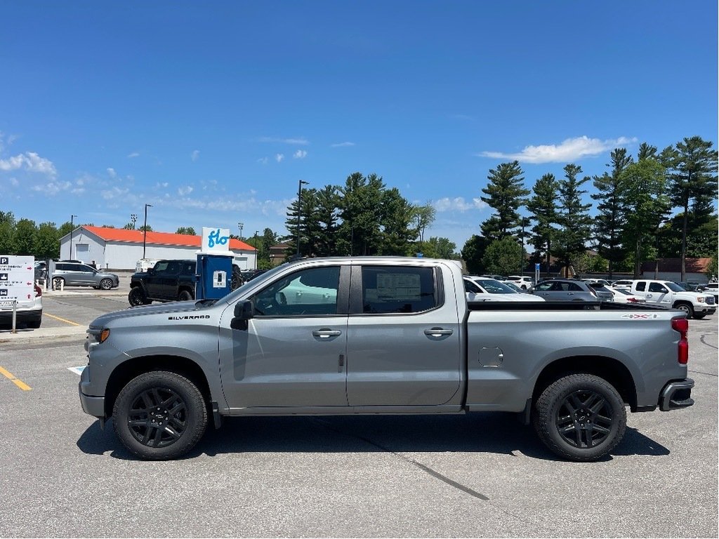 Chevrolet Silverado 1500  2025 à Joliette, Québec - 3 - w1024h768px