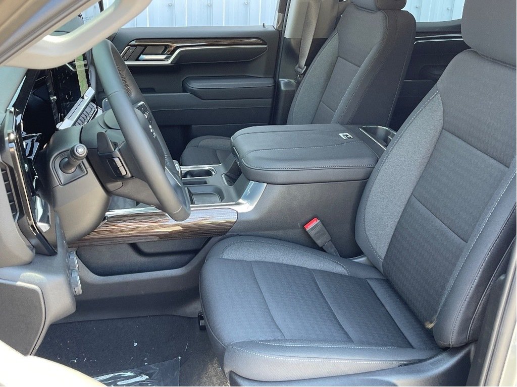 Chevrolet Silverado 1500  2025 à Joliette, Québec - 9 - w1024h768px