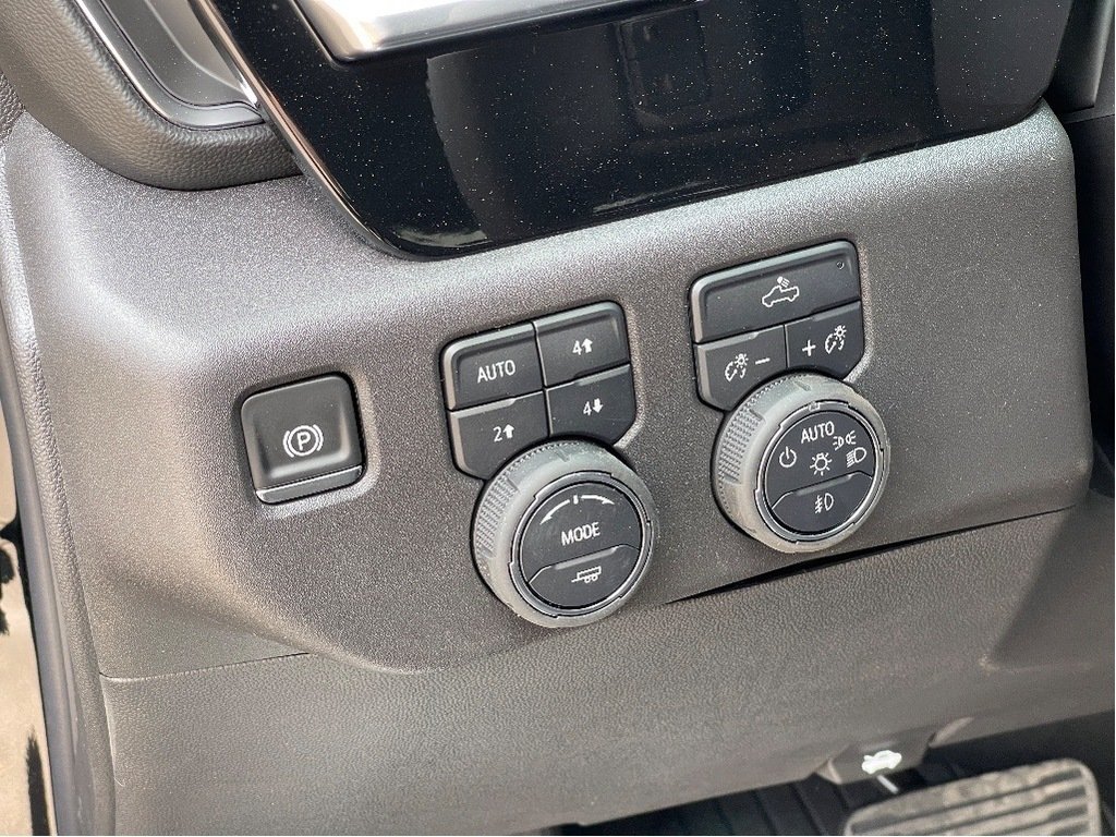 2025 Chevrolet Silverado 1500 in Joliette, Quebec - 13 - w1024h768px
