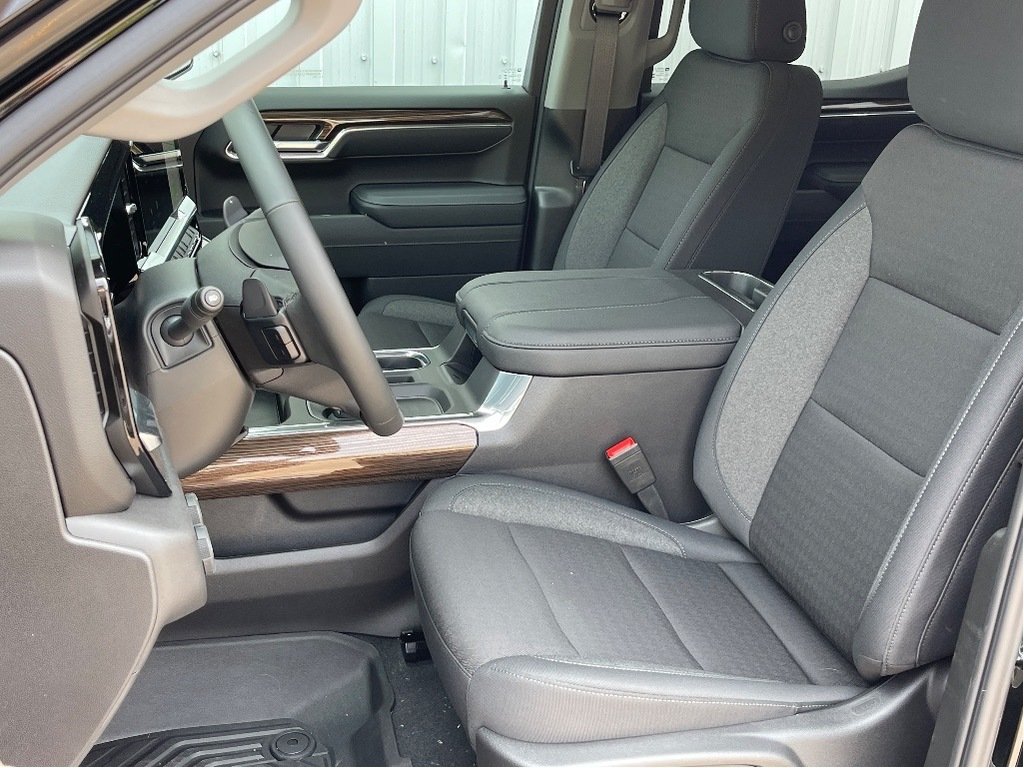 2025 Chevrolet Silverado 1500 in Joliette, Quebec - 9 - w1024h768px