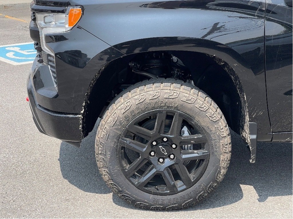 Chevrolet Silverado 1500  2025 à Joliette, Québec - 7 - w1024h768px