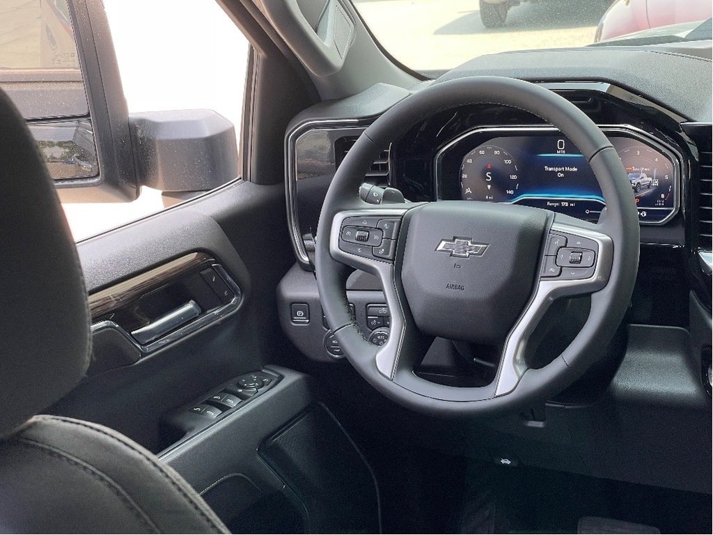 Chevrolet Silverado 1500  2025 à Joliette, Québec - 14 - w1024h768px