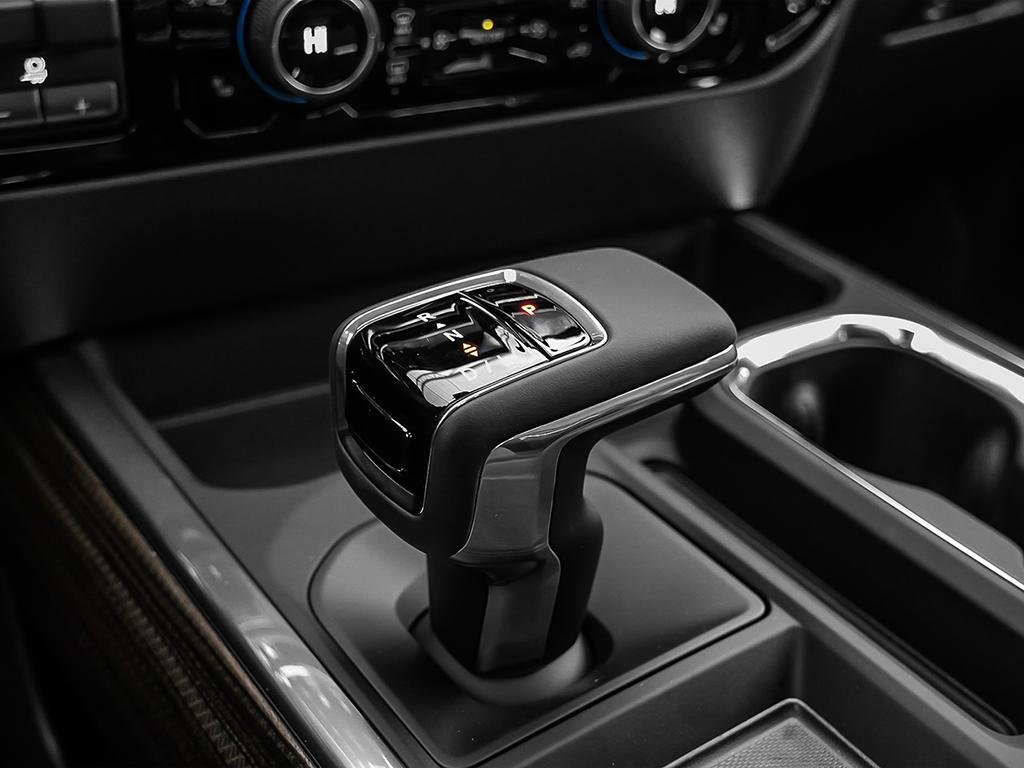 2025 Chevrolet Silverado 1500 in Joliette, Quebec - 16 - w1024h768px