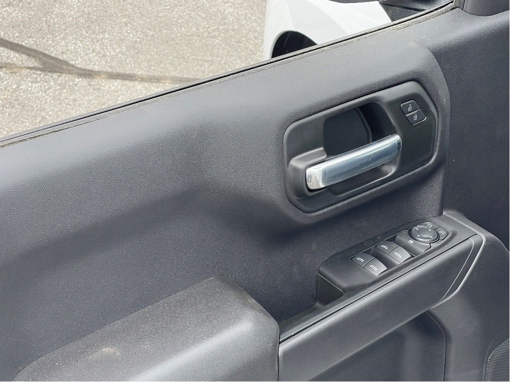 2025 Chevrolet Silverado 1500 in Joliette, Quebec - 12 - w1024h768px