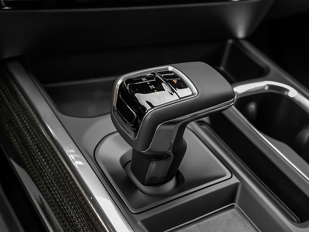 2025 Chevrolet Silverado 1500 in Joliette, Quebec - 17 - w1024h768px