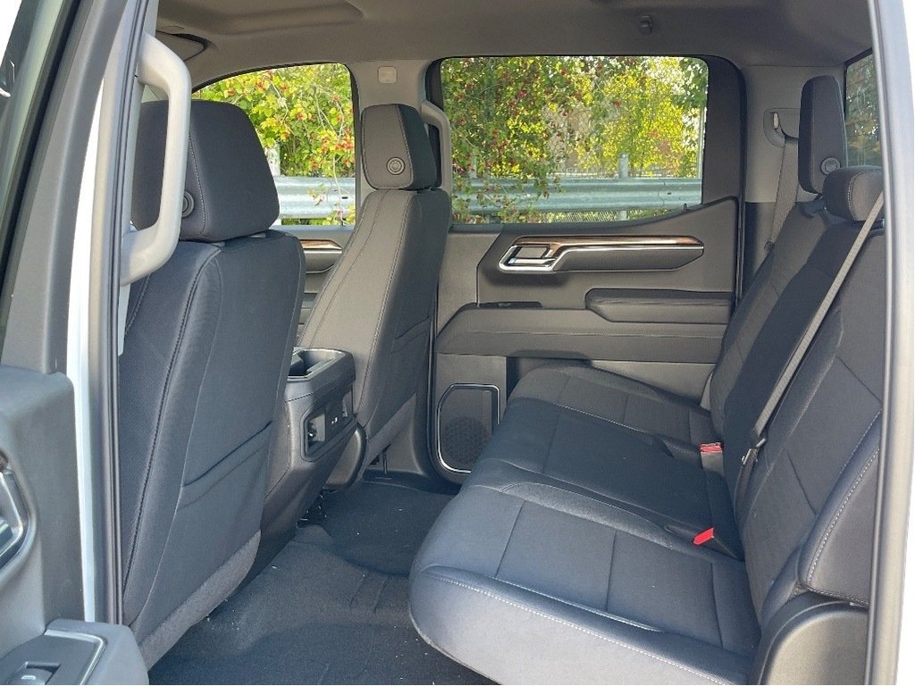 2025 Chevrolet Silverado 1500 in Joliette, Quebec - 10 - w1024h768px