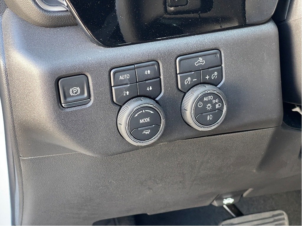 2025 Chevrolet Silverado 1500 in Joliette, Quebec - 13 - w1024h768px