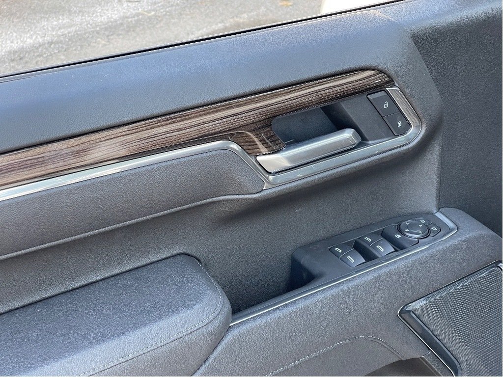 2025 Chevrolet Silverado 1500 in Joliette, Quebec - 12 - w1024h768px