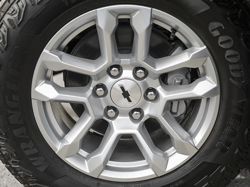 2025 Chevrolet Silverado 1500 in Joliette, Quebec - 7 - w1024h768px