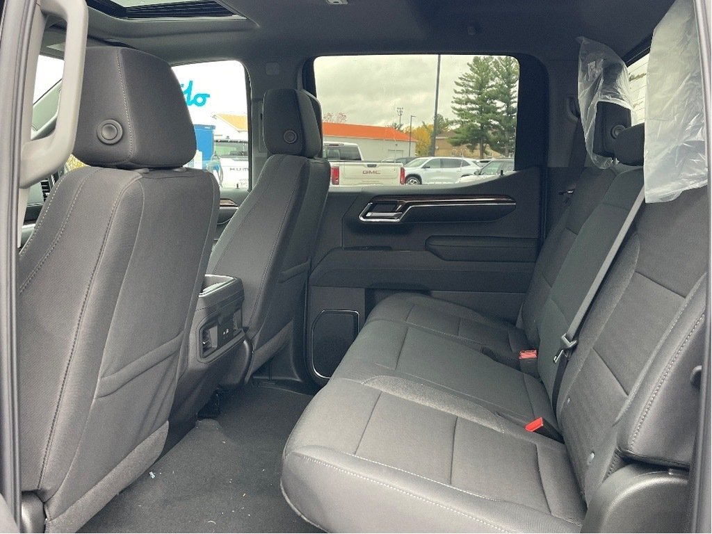 2026 Chevrolet Silverado 1500 in Joliette, Quebec - 11 - w1024h768px