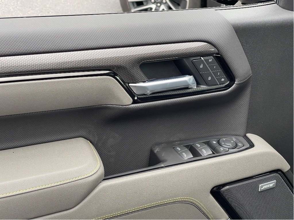 2026 Chevrolet Silverado 1500 in Joliette, Quebec - 14 - w1024h768px