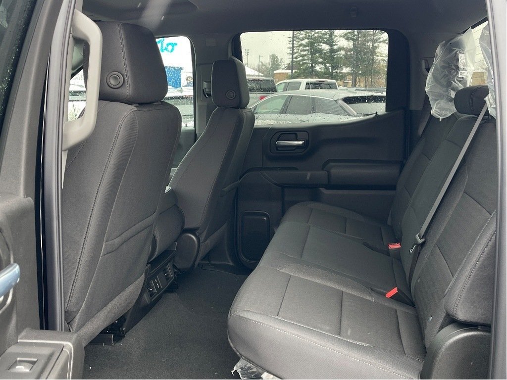 2026 Chevrolet Silverado 1500 in Joliette, Quebec - 10 - w1024h768px