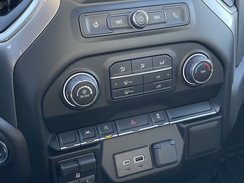 Chevrolet Silverado 1500  2026 à Joliette, Québec - 14 - w1024h768px