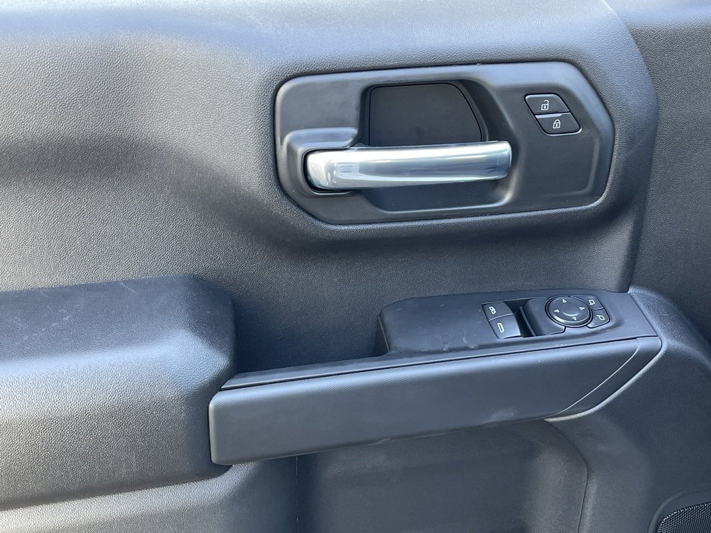 Chevrolet Silverado 1500  2026 à Joliette, Québec - 9 - w1024h768px