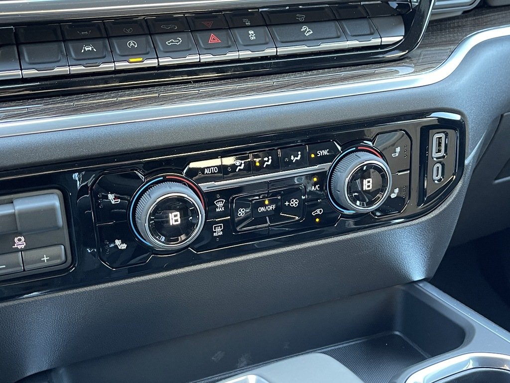 Chevrolet Silverado 1500  2026 à Joliette, Québec - 15 - w1024h768px