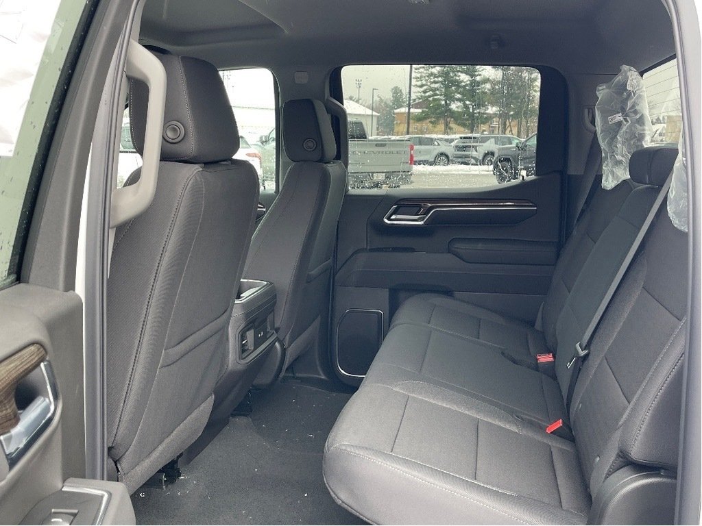 2026 Chevrolet Silverado 1500 in Joliette, Quebec - 10 - w1024h768px