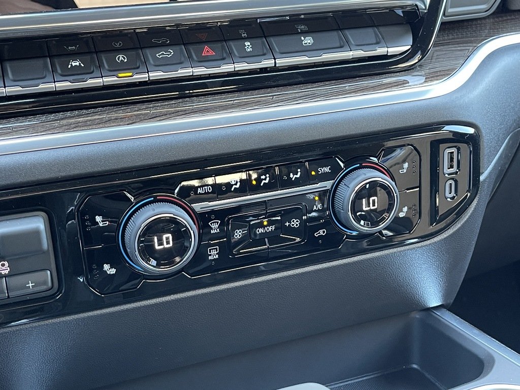 2026 Chevrolet Silverado 1500 in Joliette, Quebec - 16 - w1024h768px