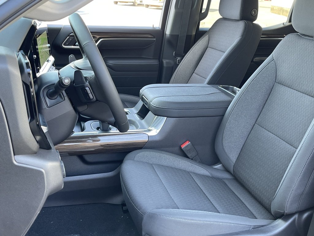 2026 Chevrolet Silverado 1500 in Joliette, Quebec - 8 - w1024h768px