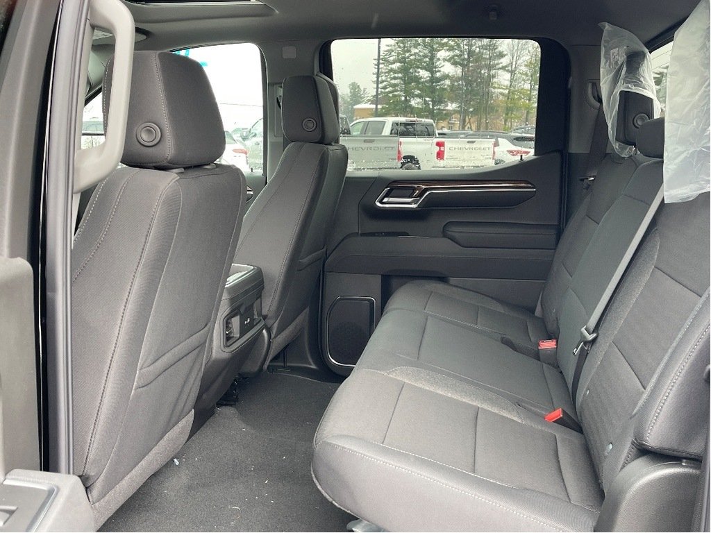 2026 Chevrolet Silverado 1500 in Joliette, Quebec - 11 - w1024h768px