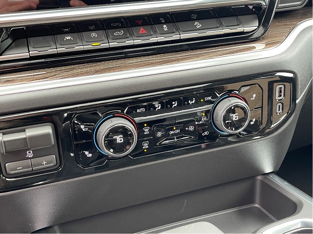 2026 Chevrolet Silverado 1500 in Joliette, Quebec - 18 - w1024h768px