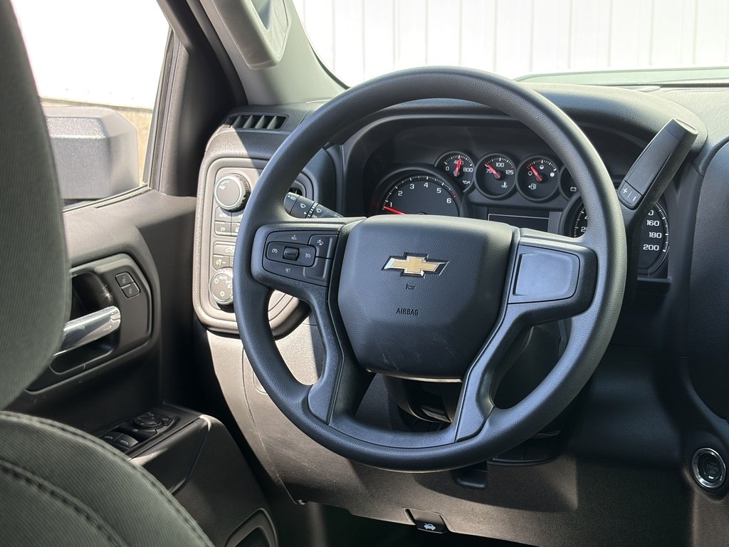 Chevrolet Silverado 1500  2026 à Joliette, Québec - 12 - w1024h768px