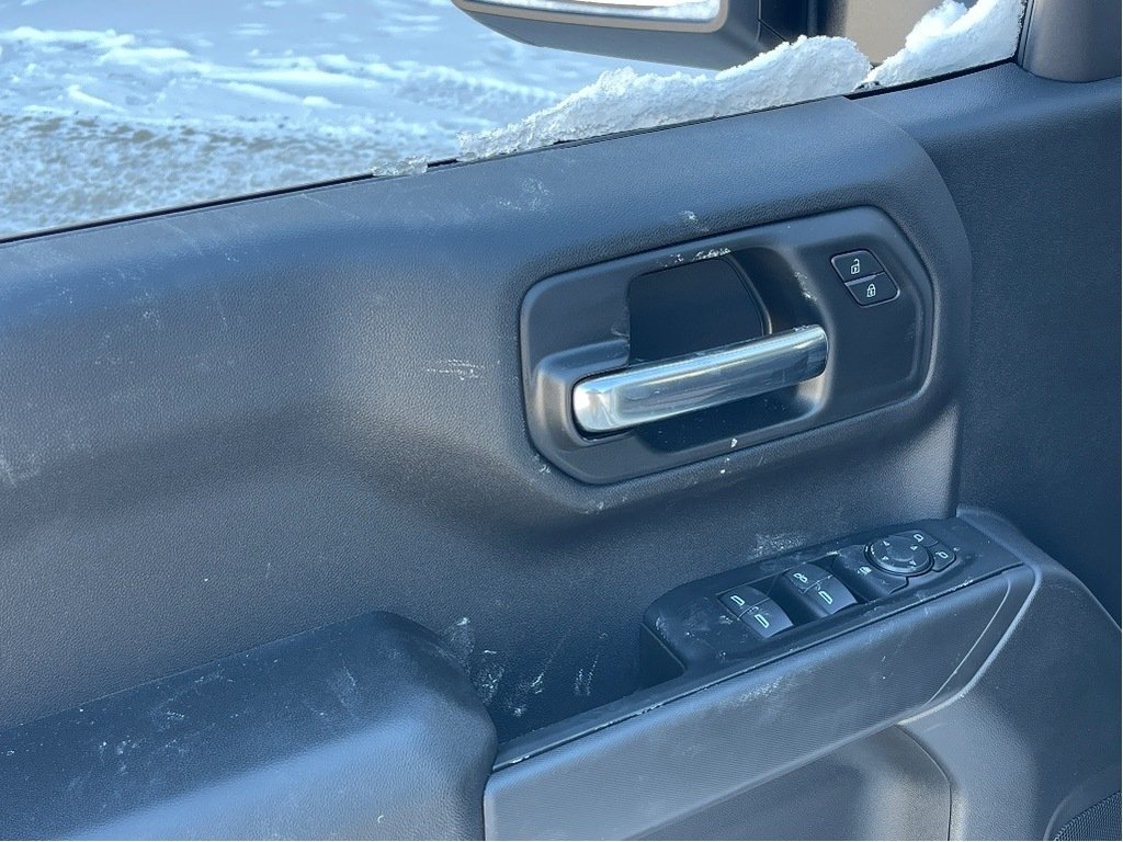 Chevrolet Silverado 1500  2026 à Joliette, Québec - 12 - w1024h768px