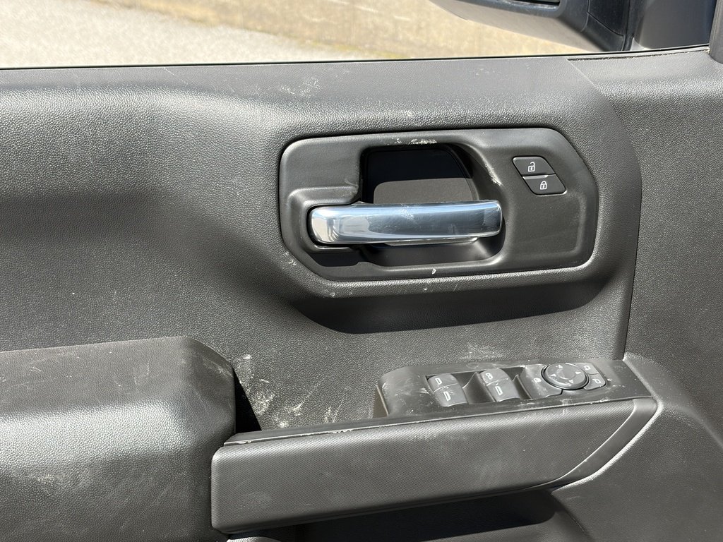 Chevrolet Silverado 1500  2026 à Joliette, Québec - 11 - w1024h768px