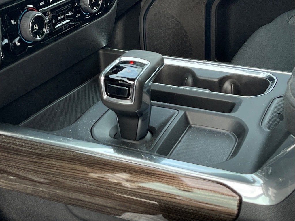 Chevrolet Silverado 1500  2026 à Joliette, Québec - 18 - w1024h768px