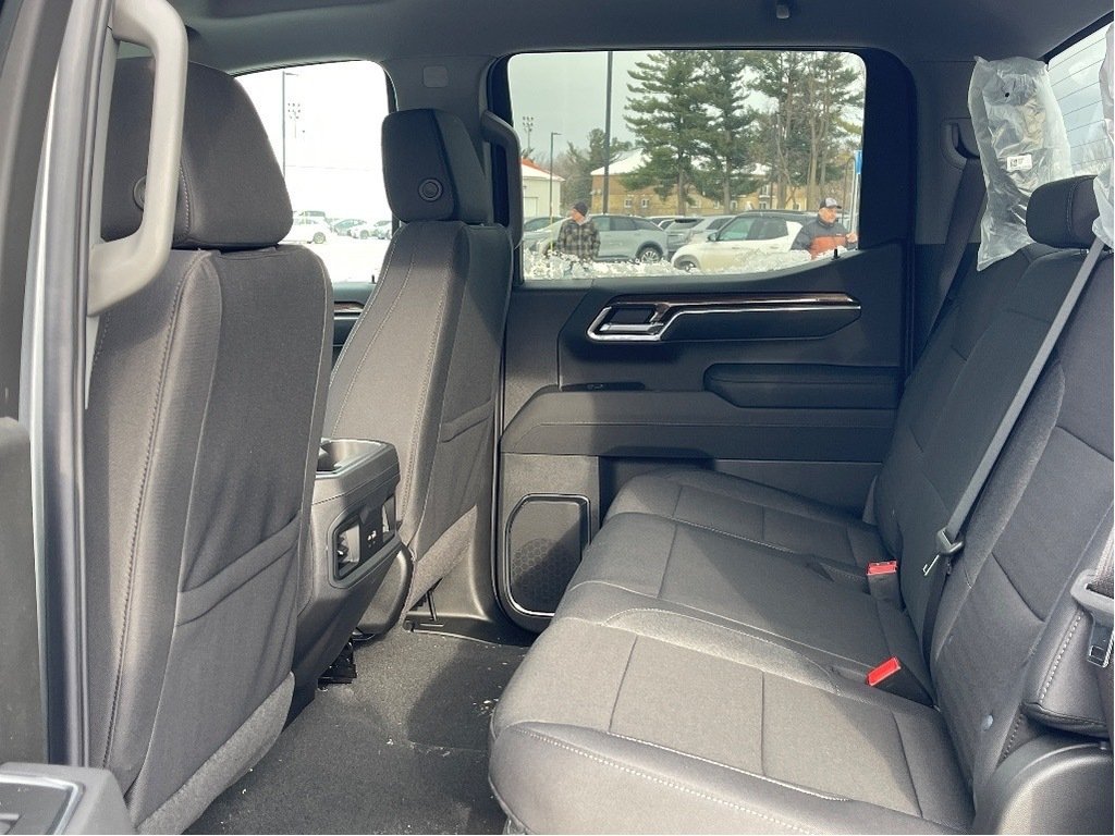 Chevrolet Silverado 1500  2026 à Joliette, Québec - 10 - w1024h768px