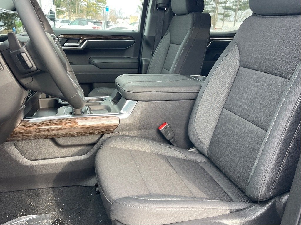 Chevrolet Silverado 1500  2026 à Joliette, Québec - 9 - w1024h768px