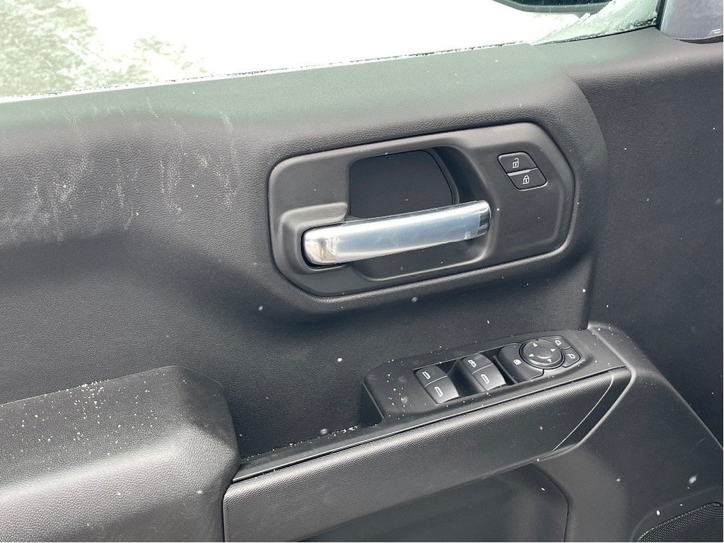Chevrolet Silverado 1500  2026 à Joliette, Québec - 12 - w1024h768px