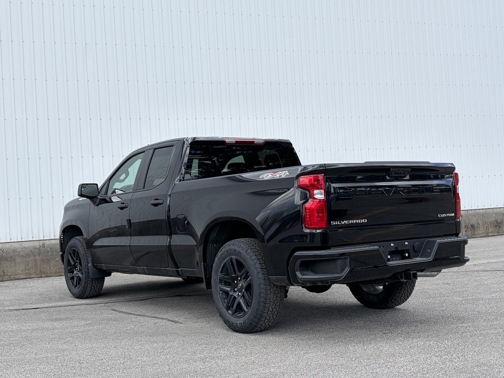 Chevrolet Silverado 1500  2026 à Joliette, Québec - 4 - w1024h768px