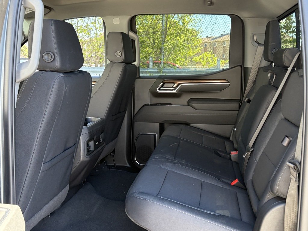 2026 Chevrolet Silverado 1500 in Joliette, Quebec - 9 - w1024h768px