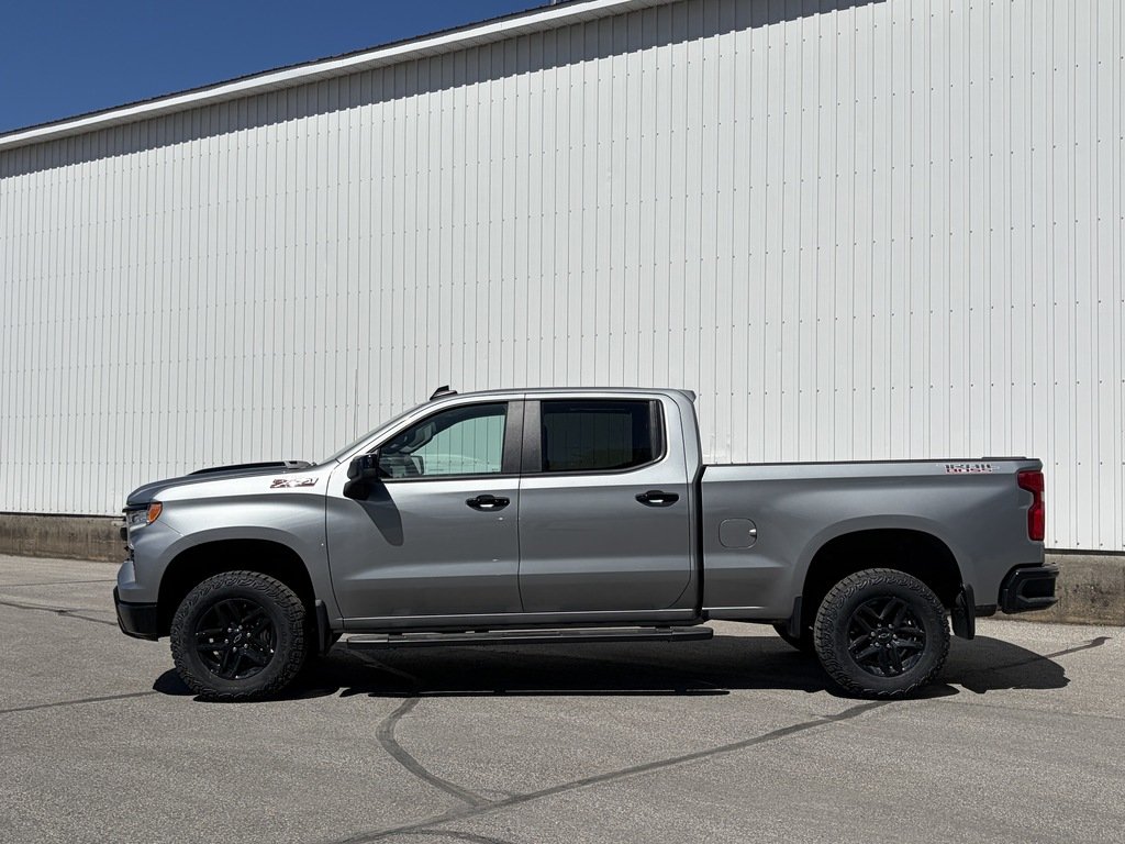 2026 Chevrolet Silverado 1500 in Joliette, Quebec - 3 - w1024h768px