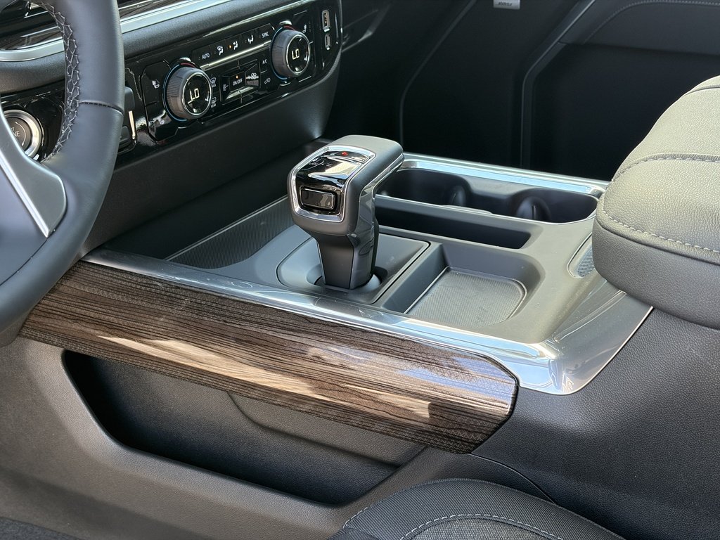2026 Chevrolet Silverado 1500 in Joliette, Quebec - 19 - w1024h768px