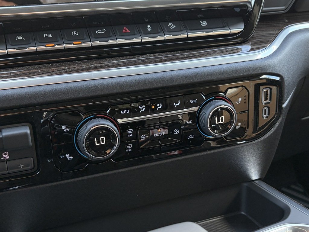 2026 Chevrolet Silverado 1500 in Joliette, Quebec - 18 - w1024h768px