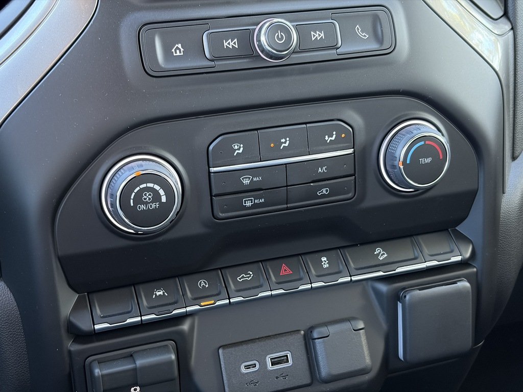 2026 Chevrolet Silverado 1500 in Joliette, Quebec - 16 - w1024h768px
