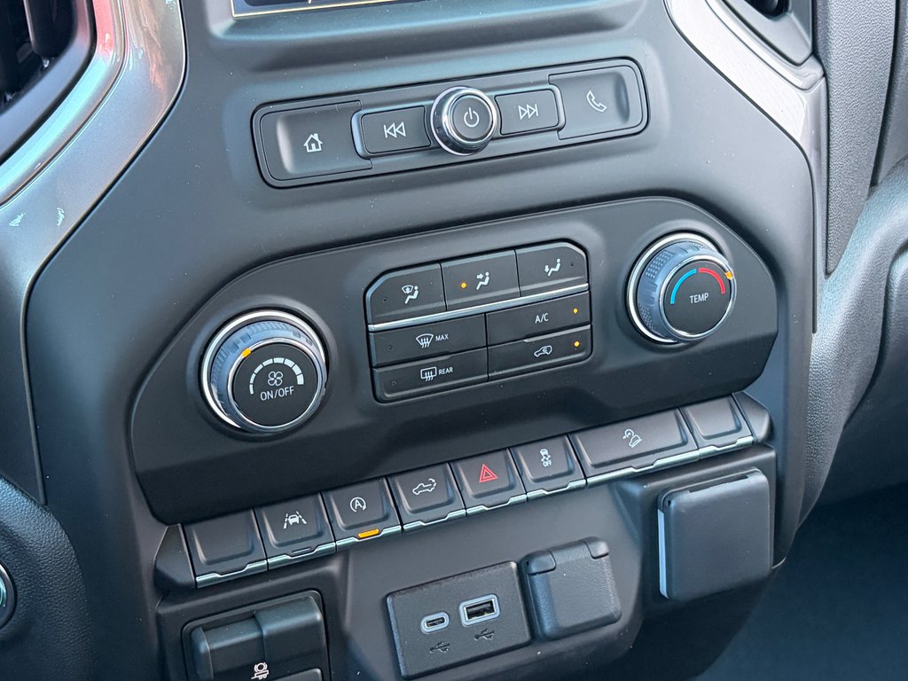 2026 Chevrolet Silverado 1500 in Joliette, Quebec - 16 - w1024h768px