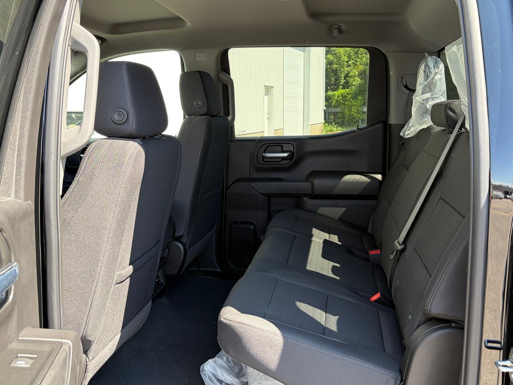 2026 Chevrolet Silverado 1500 in Joliette, Quebec - 9 - w1024h768px