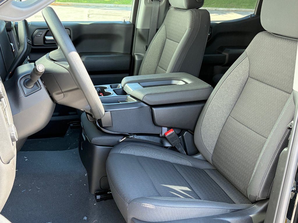 2026 Chevrolet Silverado 1500 in Joliette, Quebec - 8 - w1024h768px