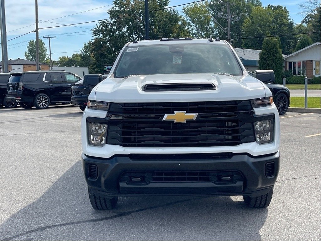 Chevrolet SILVERADO 2500 4RM WT REG  2026 à Joliette, Québec - 2 - w1024h768px