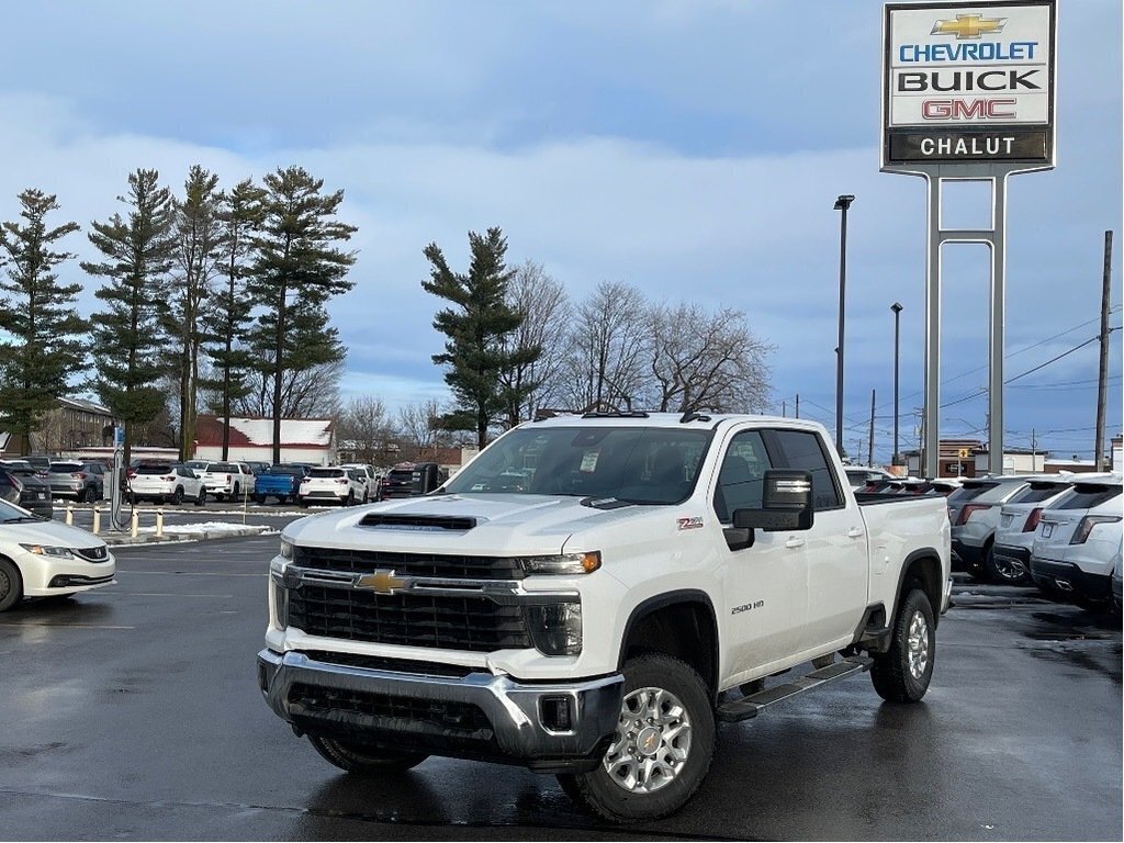 Chevrolet SILVERADO 2500 HD  2024 à Joliette, Québec - 1 - w1024h768px