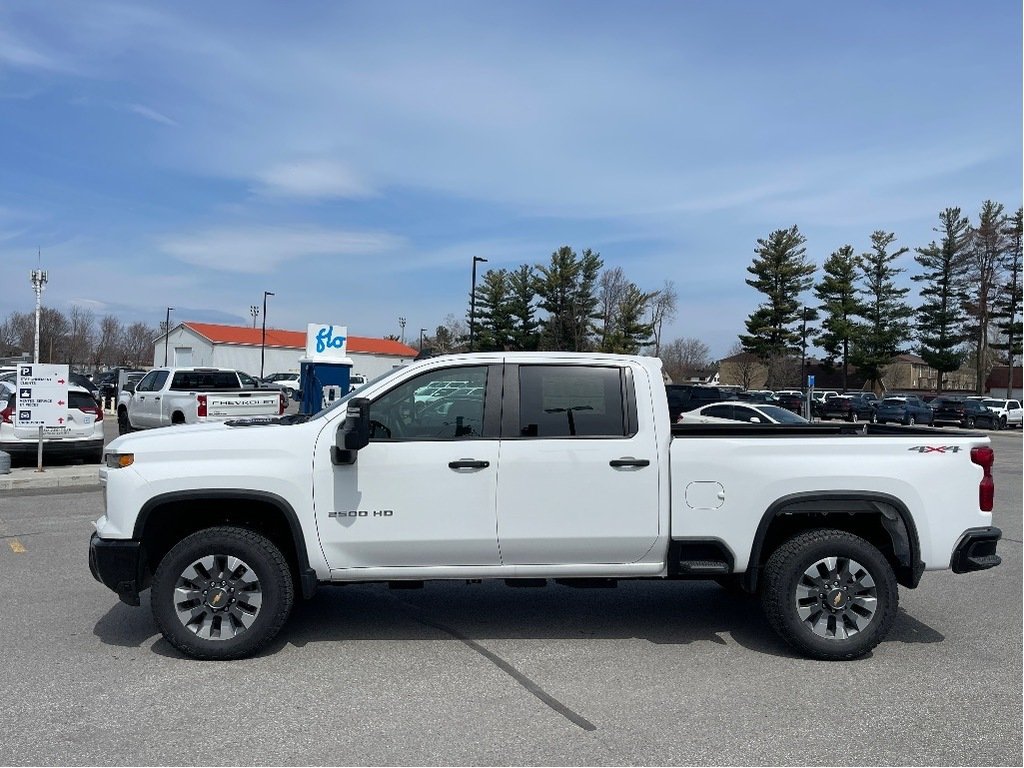 Chevrolet SILVERADO 2500 HD  2024 à Joliette, Québec - 3 - w1024h768px