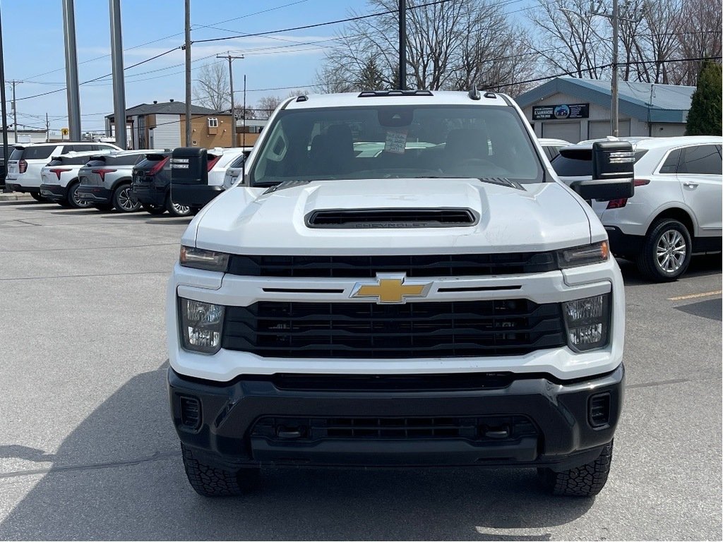 Chevrolet SILVERADO 2500 HD  2024 à Joliette, Québec - 2 - w1024h768px