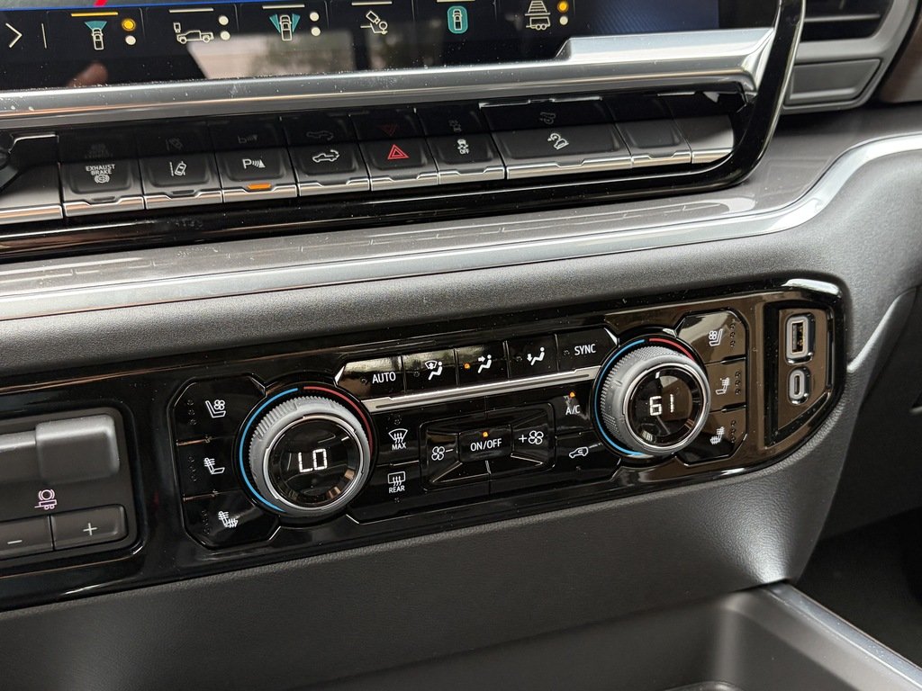 2026 Chevrolet Silverado 2500 HD in Joliette, Quebec - 18 - w1024h768px