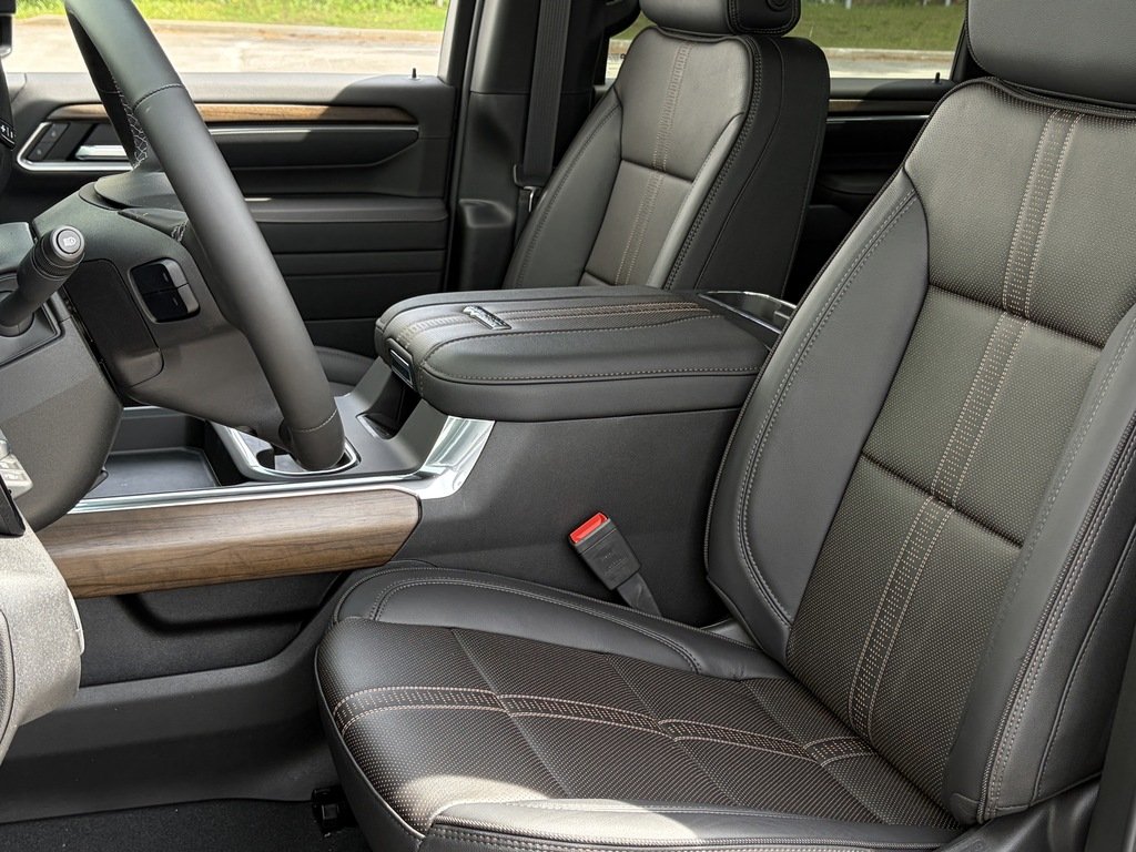 2026 Chevrolet Silverado 2500 HD in Joliette, Quebec - 9 - w1024h768px