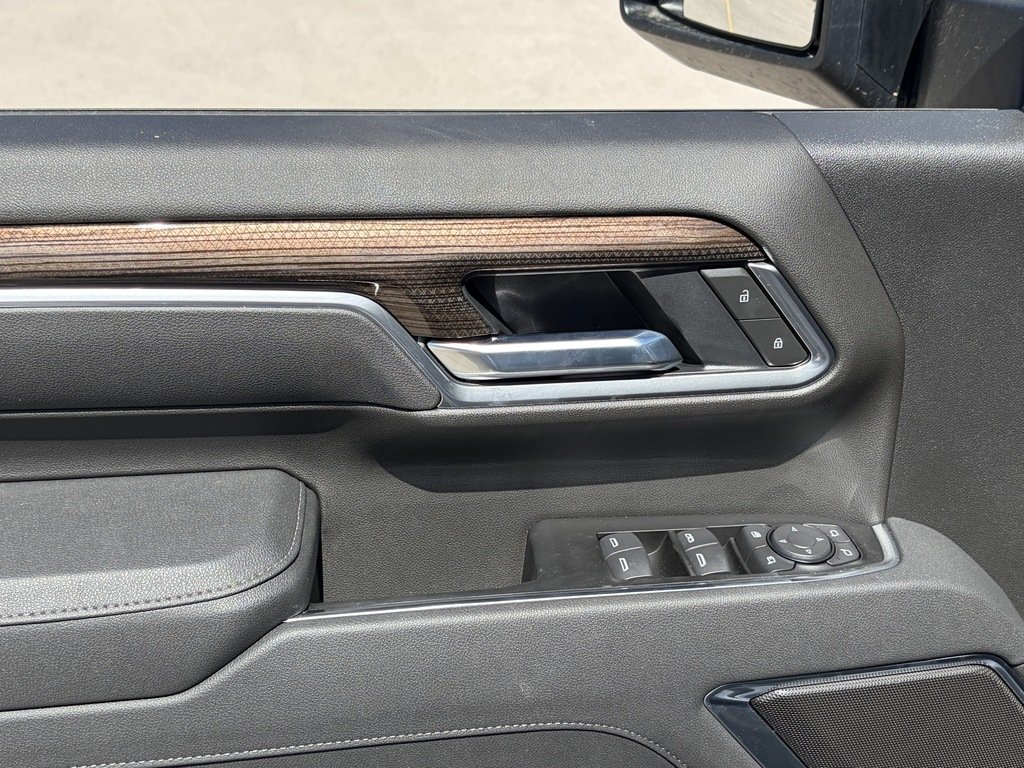 2026 Chevrolet Silverado 2500 HD in Joliette, Quebec - 11 - w1024h768px